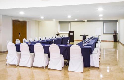 León Hotel | Imperio de Angeles Executive León Poliforum