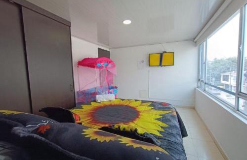 Kennedy Cama Y Desayuno | Impresionante apartamento familiar 3er piso - 06 personas - El Edén Centro Comercial