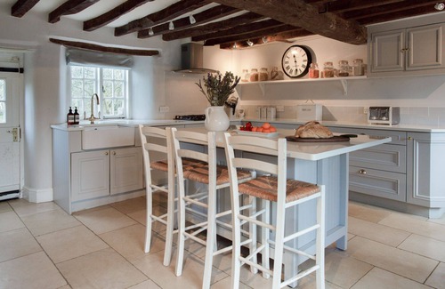 Quenington Otro | Impressive Georgian Farmhouse near Kempsford High