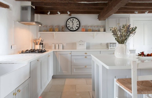 Quenington Otro | Impressive Georgian Farmhouse near Kempsford High