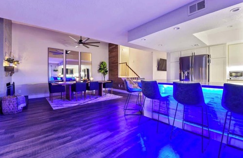 Winter Gardens Casa | Impressive Hillside Estate Heated Pool+Sunset View