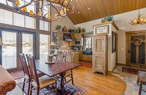 Jackson Hole Casa | Impressive mtn-view home near national parks with deck, fireplace, & streaming