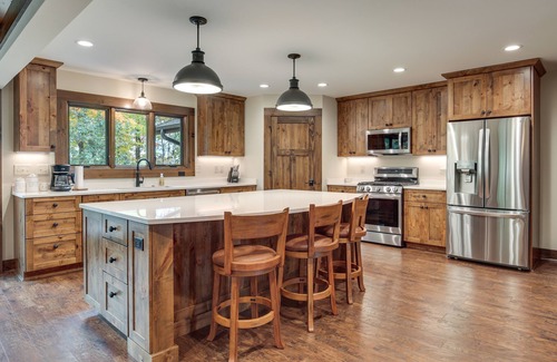 Presque Isle Casa | Impressive Presque Isle Lake House w/ Water Access