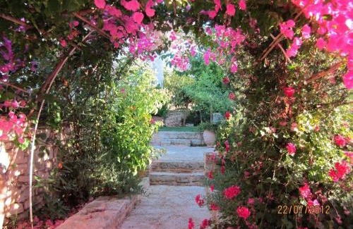 Prines Villa | Impressive Rethymno Villa 3 Bedrooms Villa Kiriya Private Garden Private Outdoor Pool Bbq Outdoor Sitting And Dining Area Prines