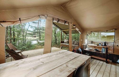 North Woodstock Otro | Impressive Safari Tent with Barbecue in North Woodstock, New Hampshire