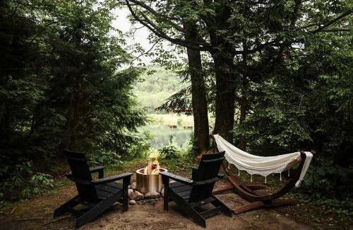 North Woodstock Otro | Impressive Safari Tent with Barbecue in North Woodstock, New Hampshire