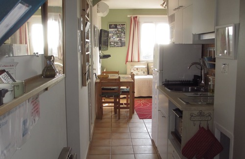 Vernegues Apartamento | Cottage F2 en villa provenzal, tranquila, piscina y jardín, vista Ste Victoire