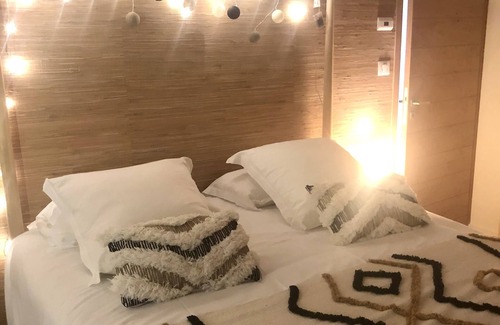 Chateauneuf-de-Gadagne Cama Y Desayuno | In Chateauneuf de Gadagne, in the heart of the village: 2 independent bedrooms