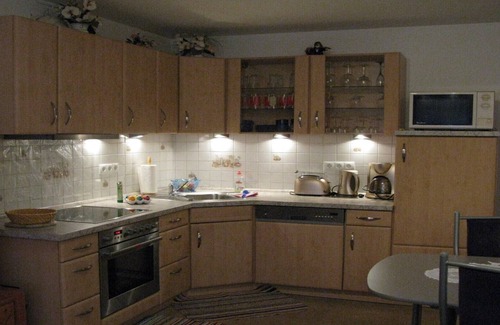 Wachtberg Apartamento | En Drachenfelser-Ländchen en las afueras encuentra casa multifamiliar