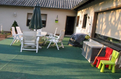 Wachtberg Apartamento | En Drachenfelser-Ländchen en las afueras encuentra casa multifamiliar