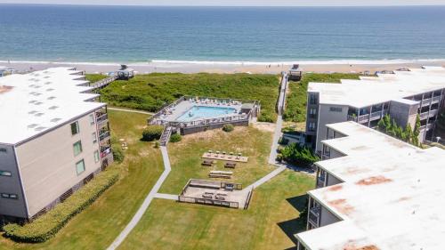 Duck Casa | In Duck with Community Pool & Beach Access