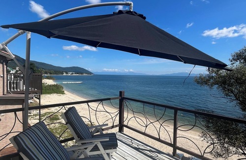 Minami-komatsu Cabaña | In front of Lake Biwa! A private lakefront experience