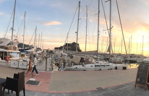 Playa de la Almadrava Apartamento | En primera linea de la playa de Las Marinas