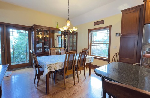 Paupack Casa | IN-GROUND POOL & FIREPIT, SLEEPS 10, BY LAKE WALLENPAUPACK