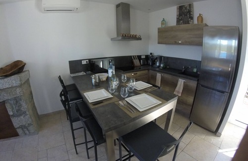 Pianotolli-Caldarello Villa | En Pianottoli-Caldarello, villa de piedra bonifacio, pies en el agua