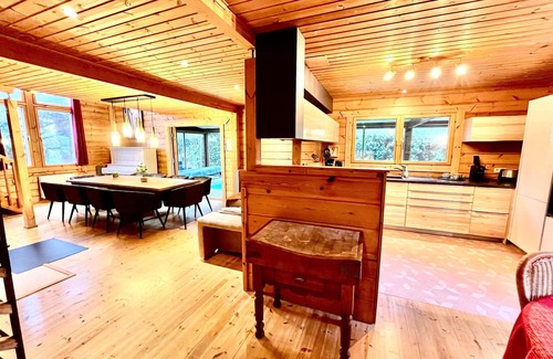 Penvenan Villa | En Port Blanc, gran y cálida casa de madera con piscina cubierta