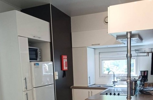 Cadenet Casa | In Provence, Luberon Comfortable mobile home in a 4-star campsite
