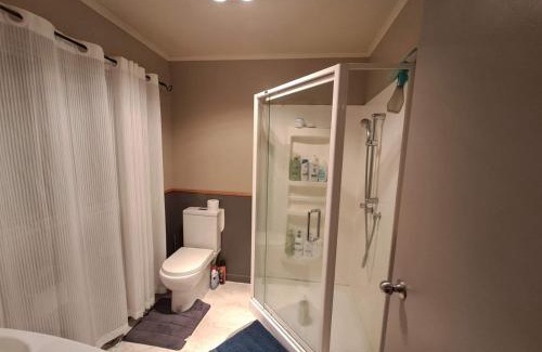 Greenlane - Ellerslie Casa | In Remuera with free street carpark, handy close to cuisine restaurant and public transportation