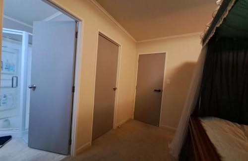 Greenlane - Ellerslie Casa | In Remuera with free street carpark, handy close to cuisine restaurant and public transportation