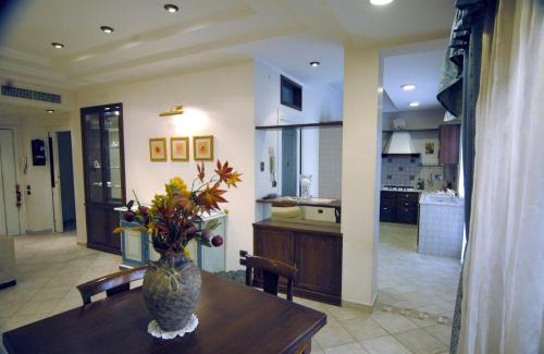 Zona XIX Casal Morena Apartamento | In Rome in an elegant apartment for 4 people, Deluxe with Jacuzzi