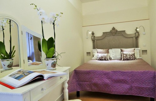 Sarlat-la-Caneda Historic Center Apartamento | In Sarlat Luxury Rentals, Medieval Center - Appartement Sherlock