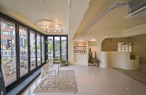 Songsan-dong Casa | In Stay Guesthouse