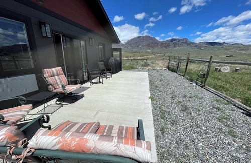 Cody Casa | In the beautiful town of Wapiti Wy, only 32 miles from E gate of Yellow stone