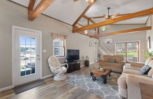 Grafton Casa | In the center of all Historic Main Street has to offer