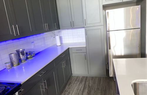 Lindridge-Martin Manor Casa | ()IN THE CENTER OF IT ALL!() The Real 60 Shades of GREY!