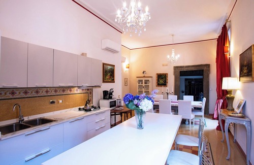 Rione XI Sant'Angelo Apartamento | In the center of Rome. Adjacent to all popular places of interest.