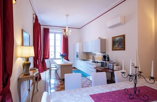 Rione XI Sant'Angelo Apartamento | In the center of Rome. Adjacent to all popular places of interest.