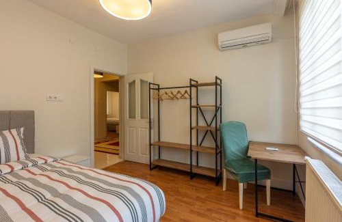 Cihangir Apartamento | In the Centre of Taksim and Galataport 3 Bedroom and 1 Living Room