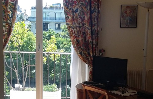 Neuilly-sur-Seine Hotel | En la ciudad, verde y tranquilo por unos días ...