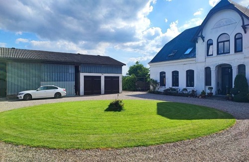 Niesgrau Casa | en el campo Retiro moderno