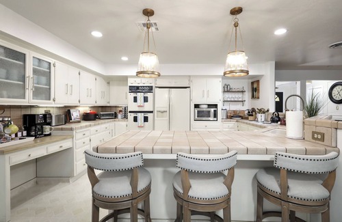 Baker Street Casa | In the Desirable Upper La Cresta neighborhood, 3bedroom, 1minute walk to bluffs