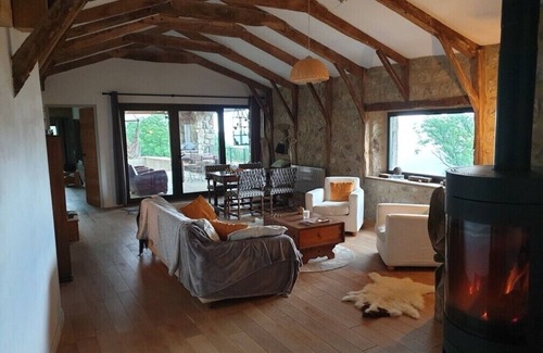Labastide-sur-Besorgues Casa | Vrbo Property