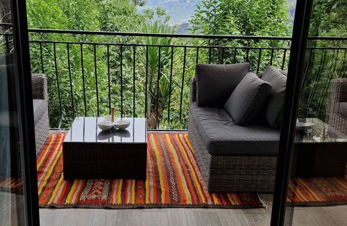 San-Gavino-di-Tenda Apartamento | In the heart of Conca d'Oru, apartment with garden and pool.