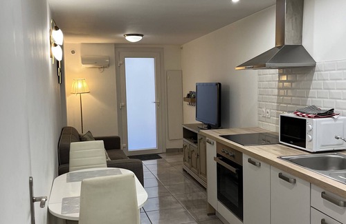 Maureillas-Las-Illas Apartamento | In the heart of the city, modern apartment close to all amenities