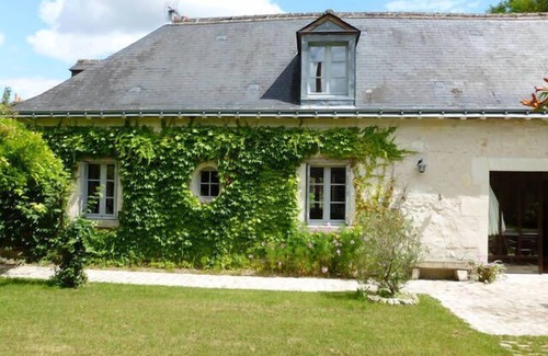 Veretz Casa | en el corazón de un pueblo histórico de Touraine, con gran jardín y bosque.