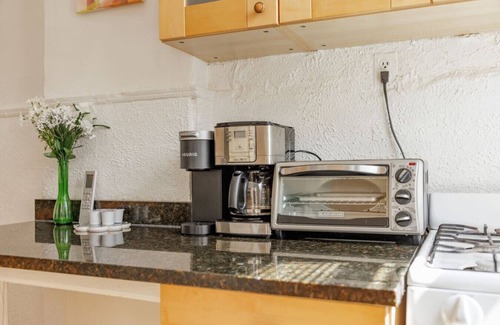 Adams Morgan Apartamento | In the heart of Adams Morgan | Vintage Charm