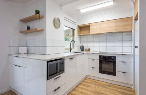 Middleton Beach Casa | In the heart of Middleton Beaches café precinct, this 2 storey townhouse awaits