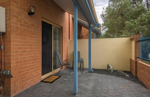 Middleton Beach Casa | In the heart of Middleton Beaches café precinct, this 2 storey townhouse awaits