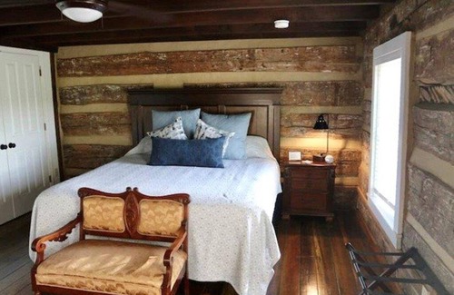 Bardstown Otro | Unlike any place you will ever stay!