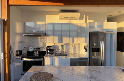 Green Gables Cabaña | In the Heart of Cavendish, Modern Ocean View Cottage