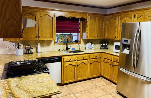 Breaux Bridge Casa | In the heart of Cajun country! Entire home with pool.