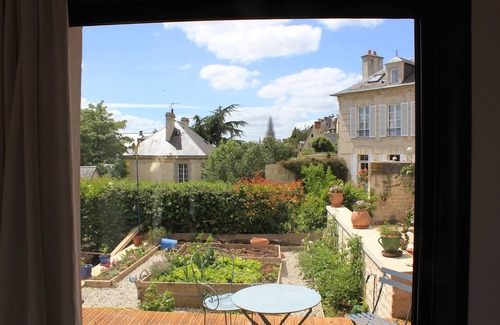 Saint-Jean Eudes Saint-Gilles Casa | En el corazón de Caen, casa contemporánea, con vistas a la abadía y jardines en terrazas.