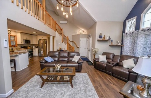 Mountainside Casa | In the heart of Deep Creek Lake! - "Shamrock Inn"