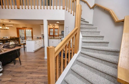 Mountainside Casa | In the heart of Deep Creek Lake! - "Shamrock Inn"