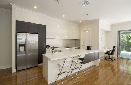 Glenelg Casa | En el corazón de Glenelg en Gordon St Villas