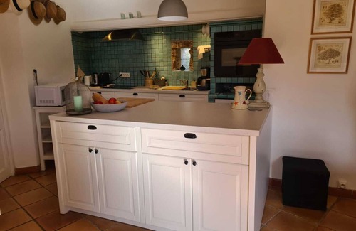 Barjols Casa | En el corazón de la Provenza verde en Var, antiguo y encantador redil